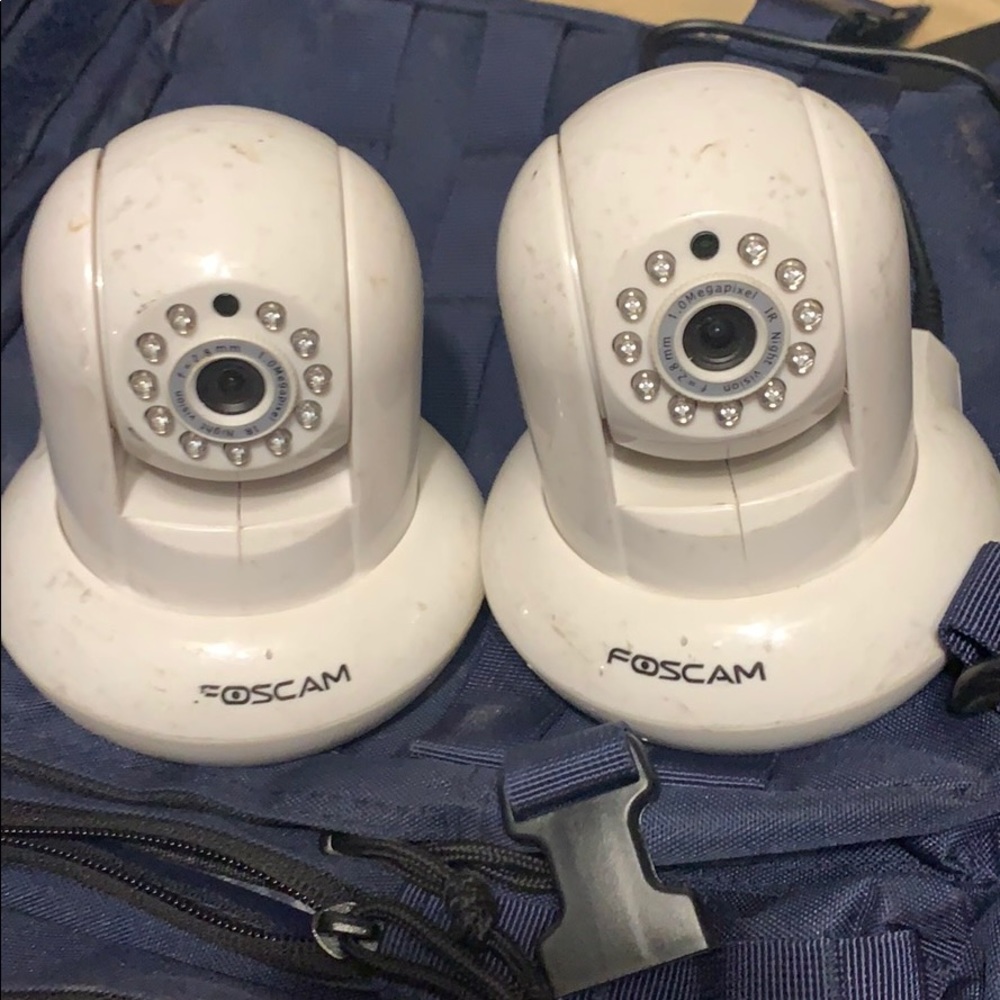 Security Cameras (2) Foscam